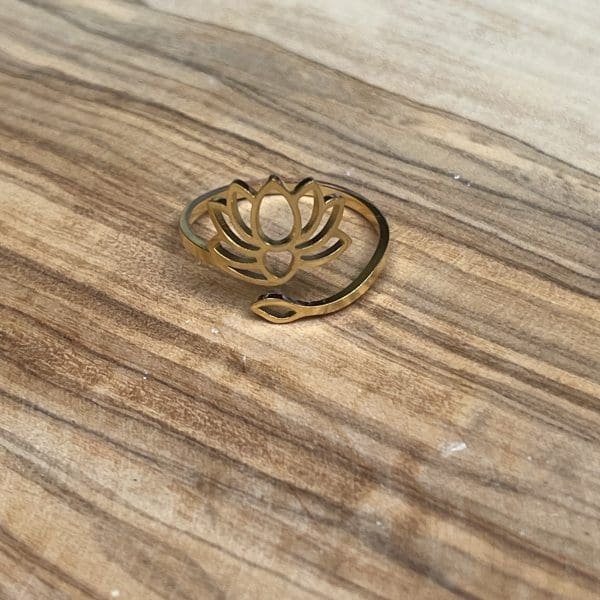 Ring Golden Lotus
