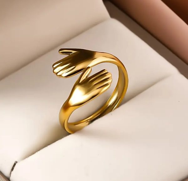 ring loving hands gold